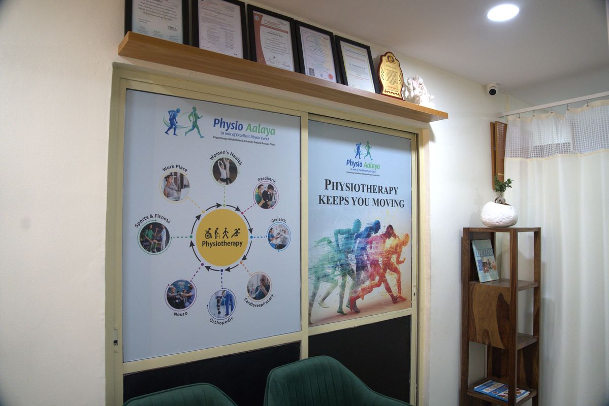 Geriatric physiotherapy at Physio Aalaya