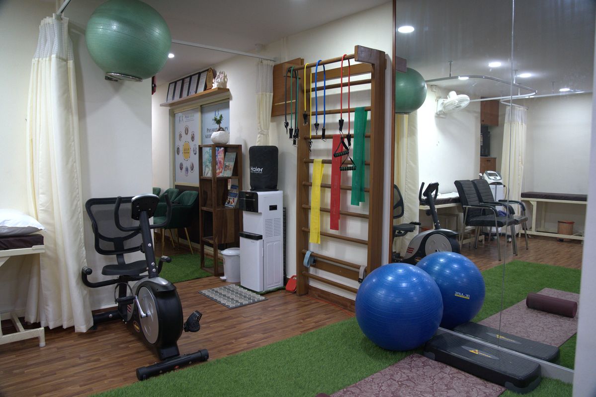 Physio Aalaya rehabilitation floor